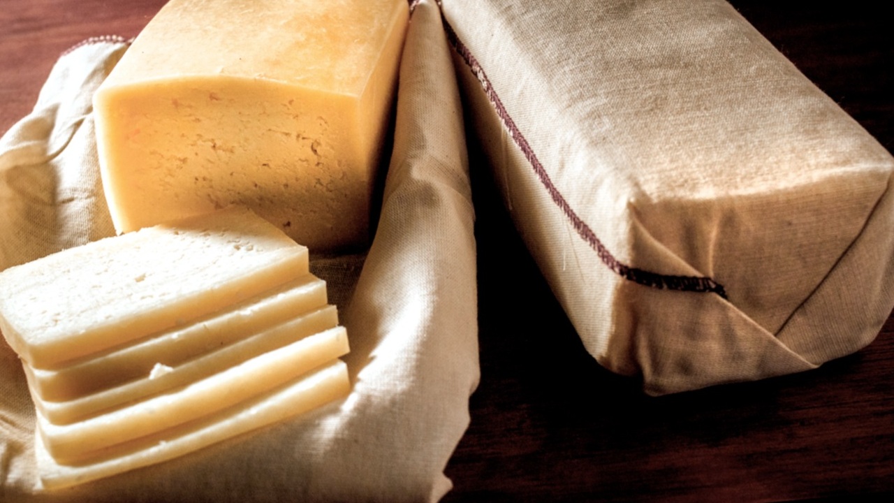 Queso adobera