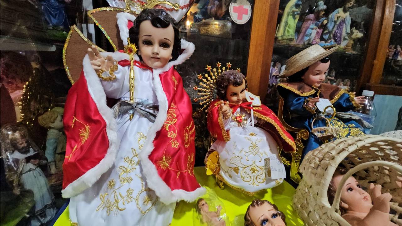 El 2 de febrero se celebra el fin de la Navidad. Así llega el momento de vestir al niño Dios con ropita nueva, esa es la tradición.