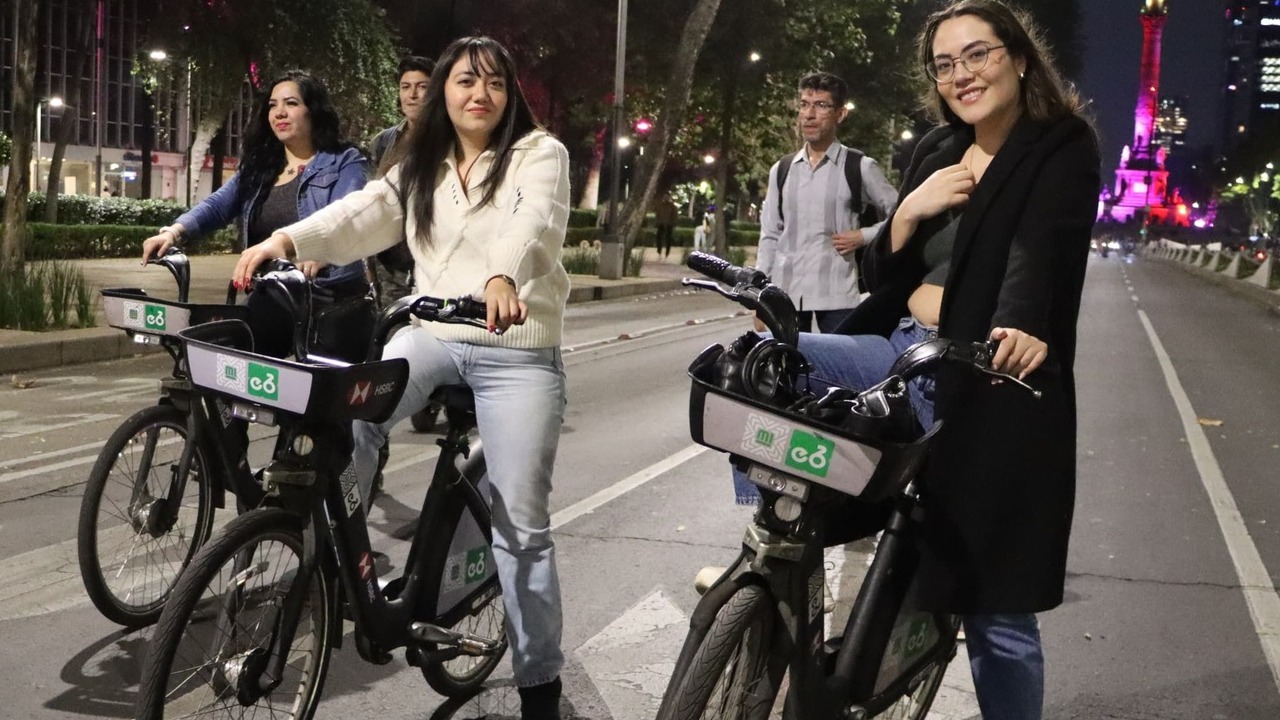 Paseo Nocturno Muévete en Bici