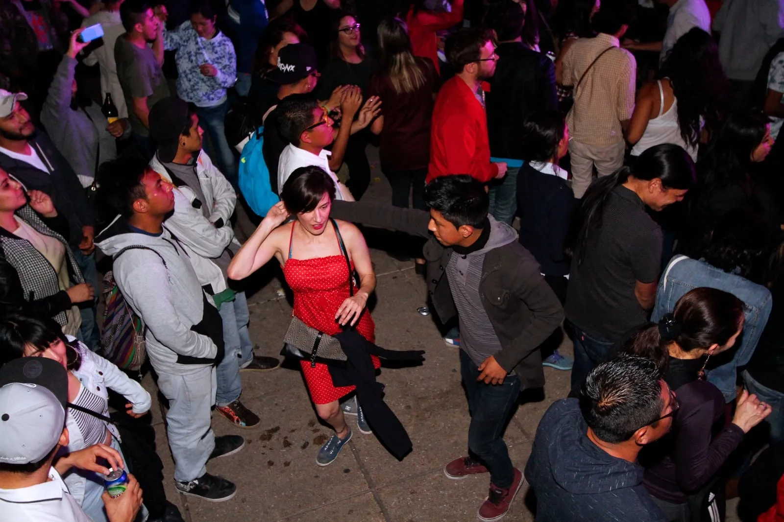 Una de las expresiones más románticas sin duda es el baile, y por eso el Barco Utopía de la Alcaldía Iztapalapa organizo un baile sonidero para celebrar el Día del Amor y la Amistad como se debe.