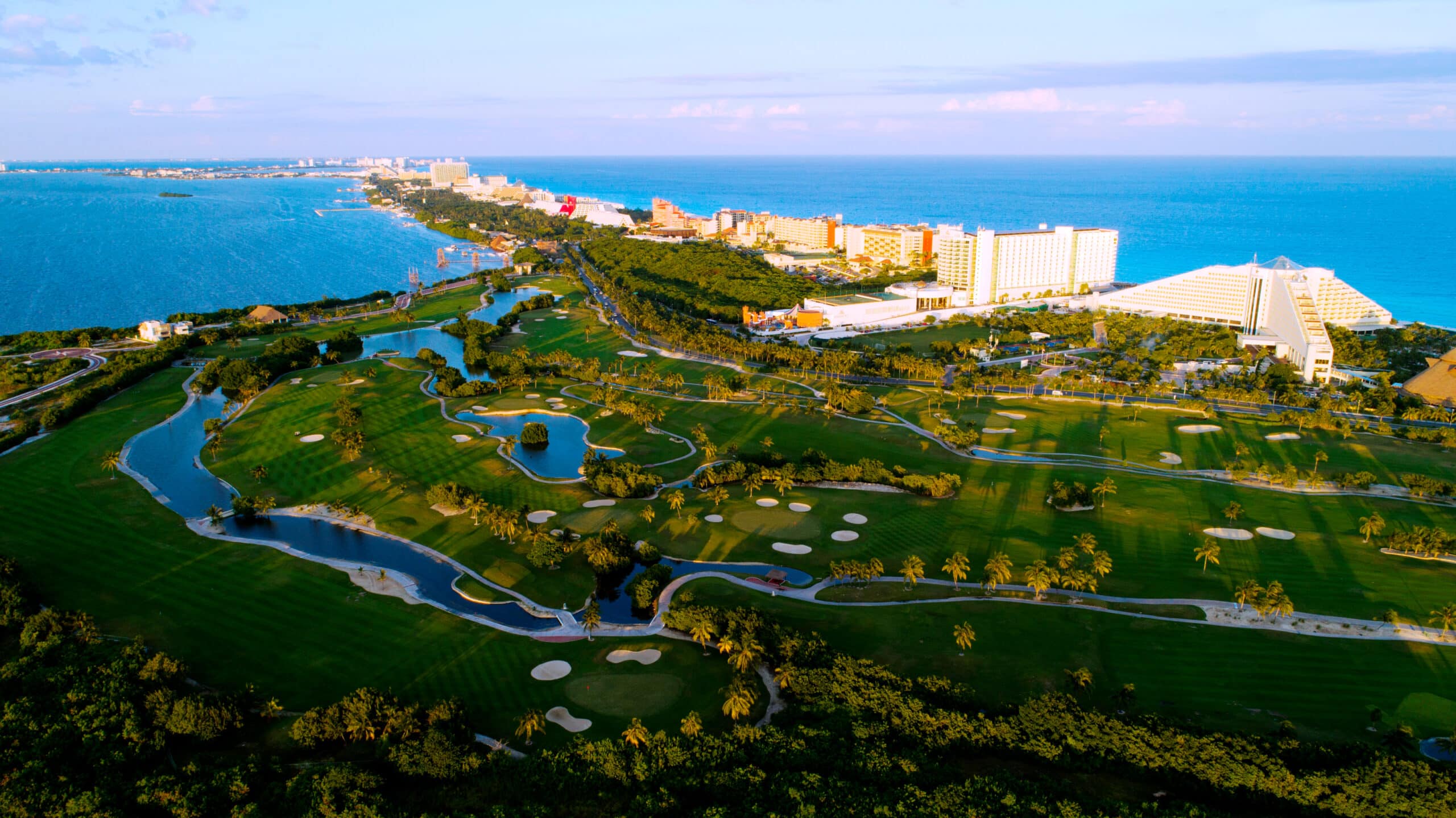 Campos de golf en el Caribe Mexicano: un escape lleno de lujo