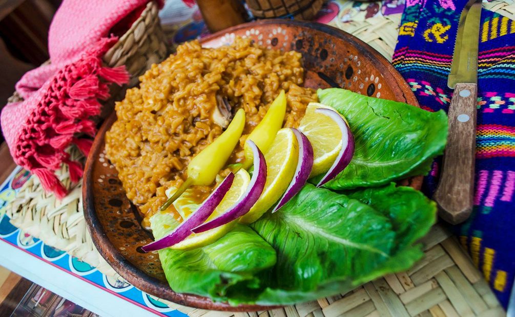Pacholas, birria y mole de arroz, delicias en Lagos de Moreno