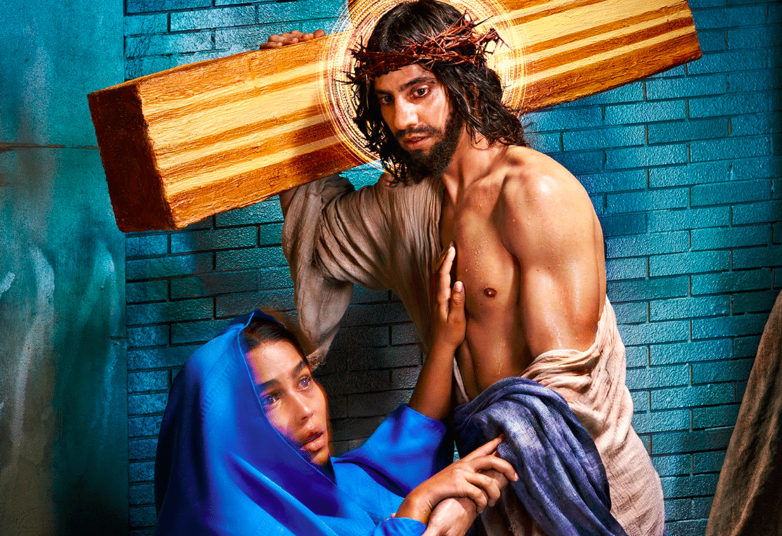 Cultura pop y la iconografía religiosa en la exposición de David LaChapelle
