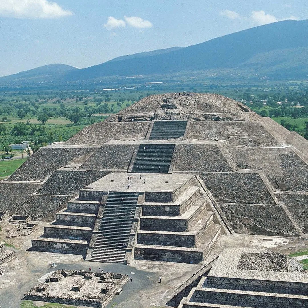 Prohibición de ascenso a pirámides tiró 60% actividad turística en Teotihuacán