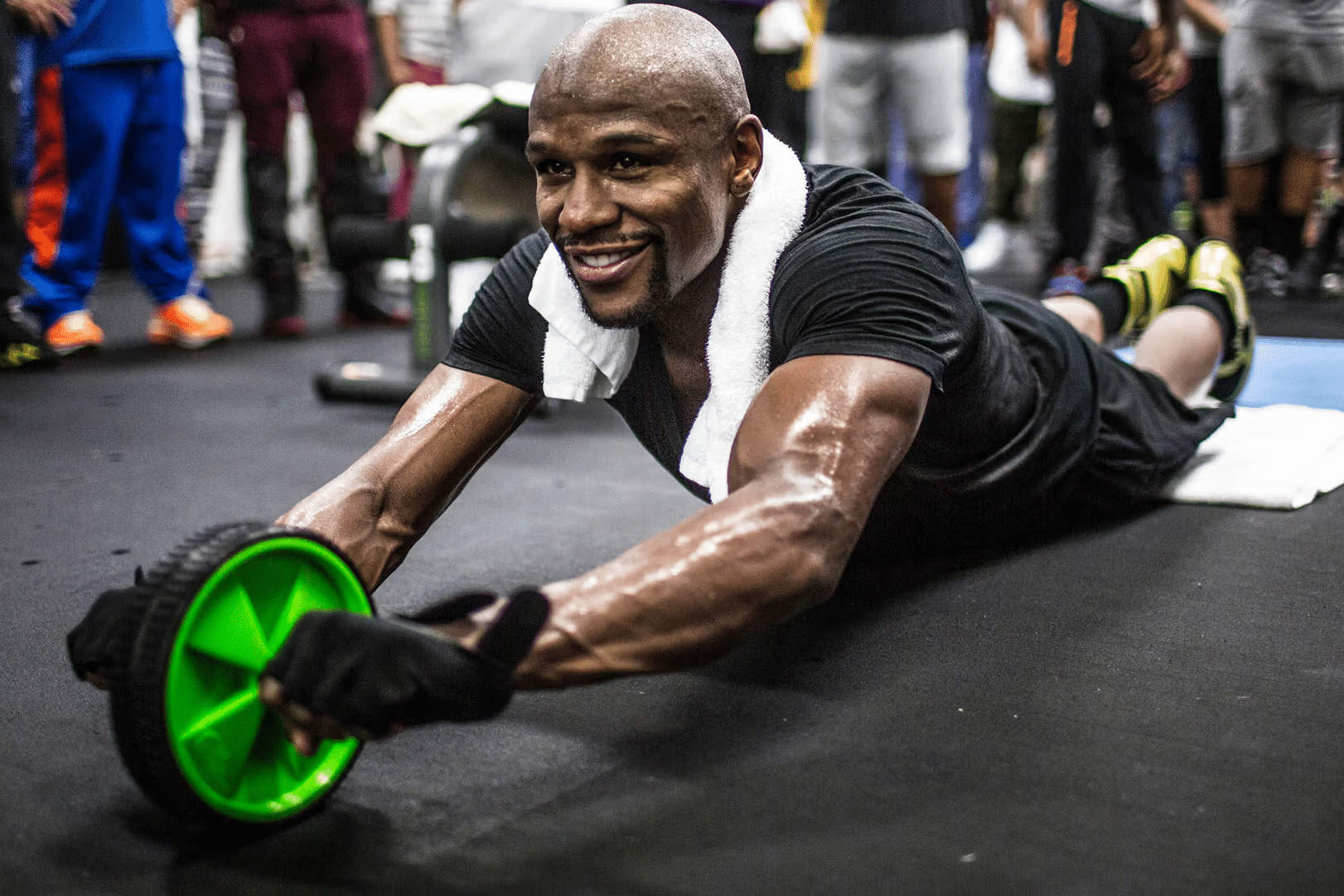 La CDMX tendrá el privilegio de tomar una clase de Floyd Mayweather Jr masiva en la CDMX para todos aquellos que se animen a entrenar con uno de los mejores boxeadores de todos los tiempos.