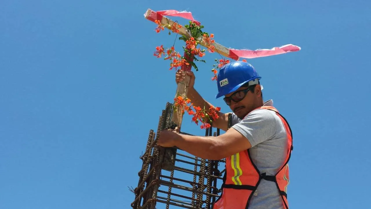 ¿Por qué celebramos el Día de la Santa Cruz? Te contamos