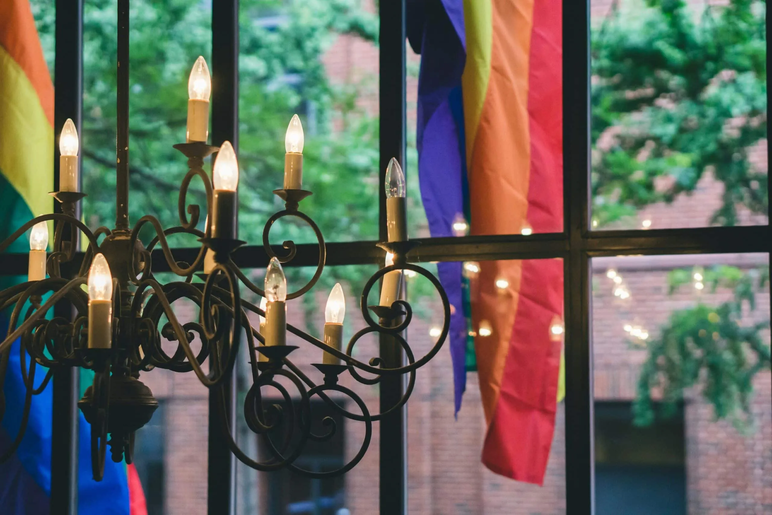 En el Mes del Orgullo queremos recomendarte una serie de Bares LGBT en Guadalajara