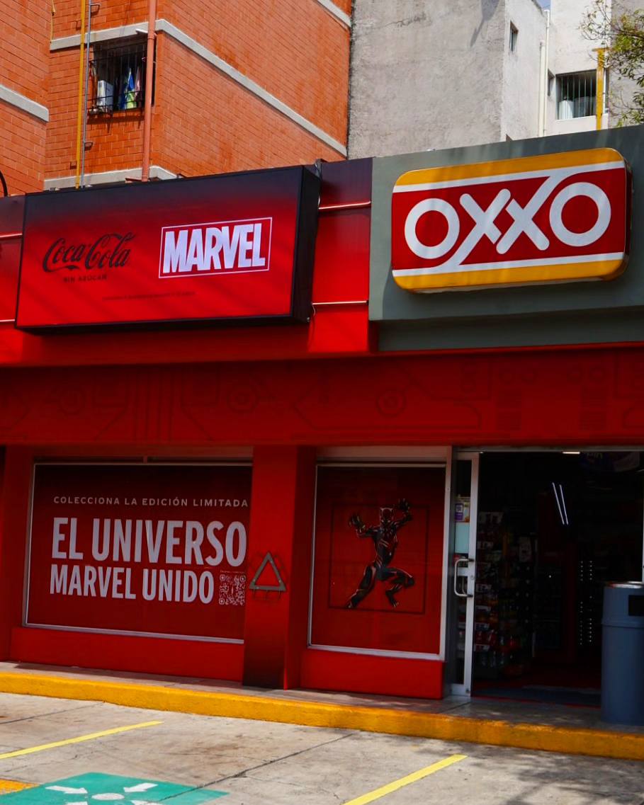 Así es el Oxxo estilo Marvel en CDMX.