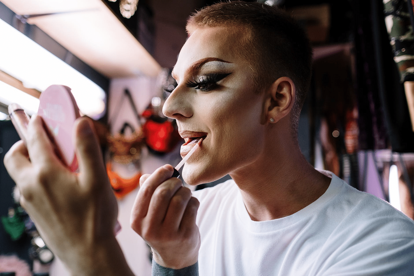 ¿Dónde puedo tomar clases de arte drag?