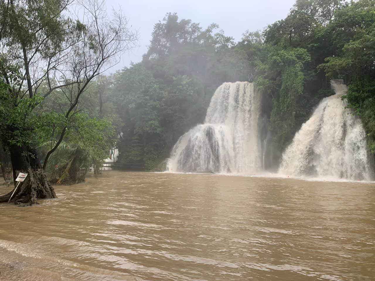 Cierran parajes turísticos en la Huasteca Potosina por fuertes lluvias