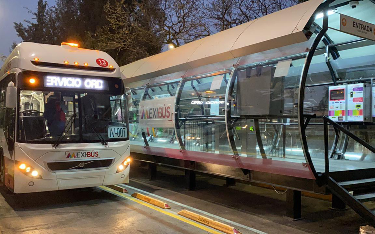 En un esfuerzo por mejorar la movilidad y la interconexión en la Zona Metropolitana del Valle de México, Daniel Sibaja, secretario de Movilidad del Estado de México, confirmo una nueva línea del Mexibús que conectará la estación de Lechería, en Cuautitlán Izcalli, con la estación del Metrobús Rosario, en la CDMX.