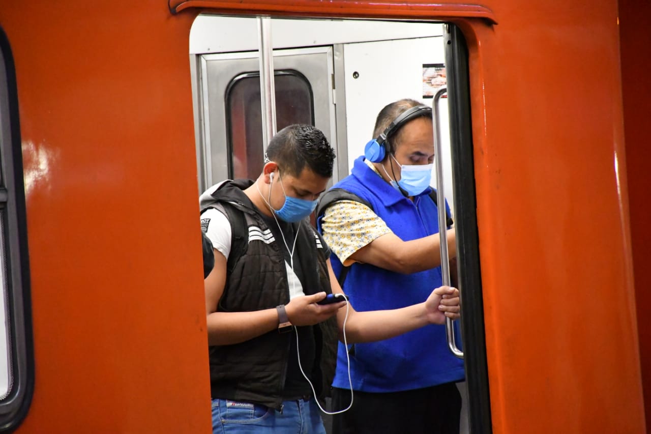 Metro de CDMX reactiva uso de cubrebocas por Covid-19