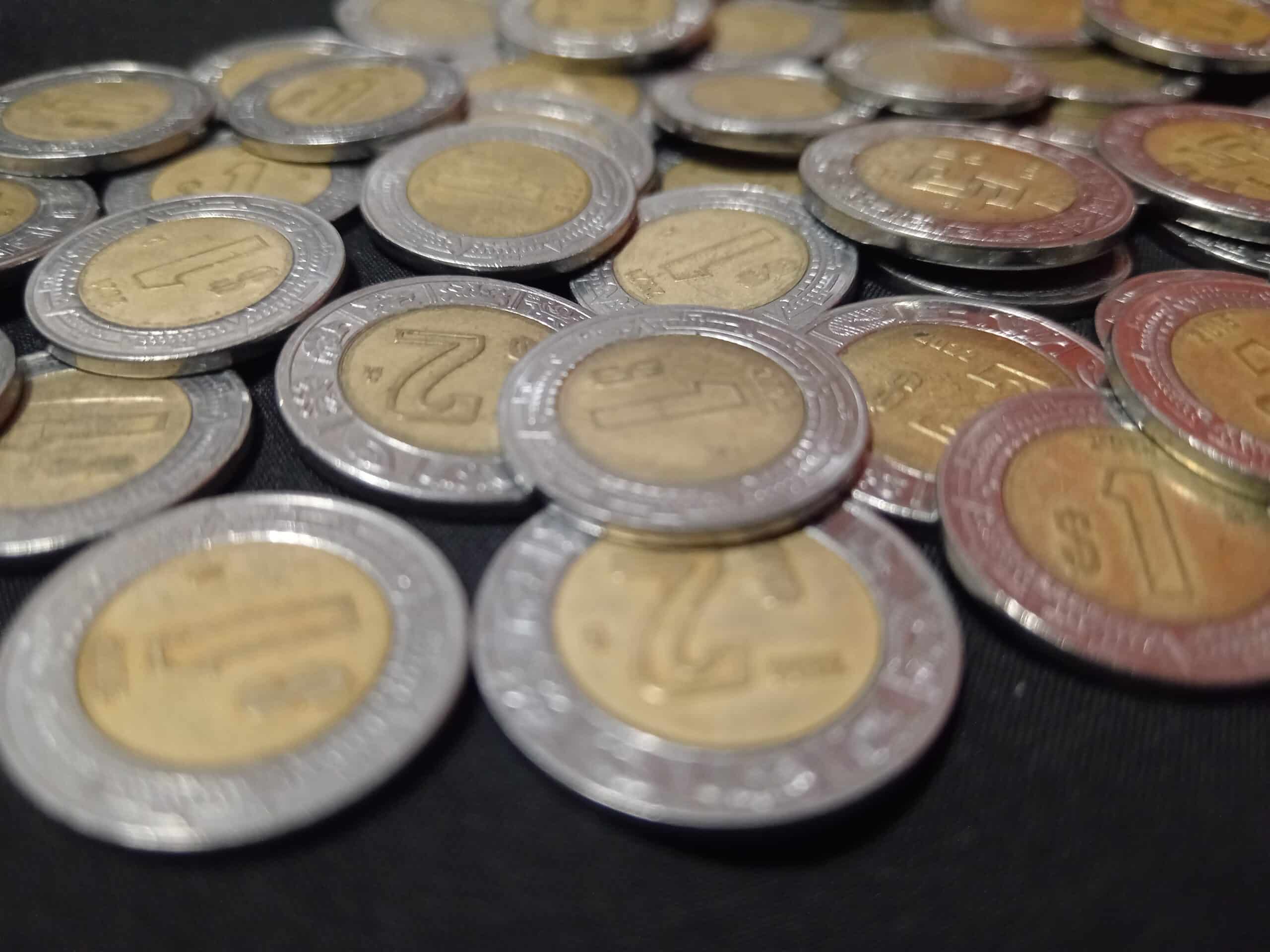 Pese a que cada vez más realizamos nuestros pagos por transferencia bancaria, pago con terminales, o pagos en línea, las monedas tradicionales que llevamos en nuestros bolsillos parecen insustituibles.
