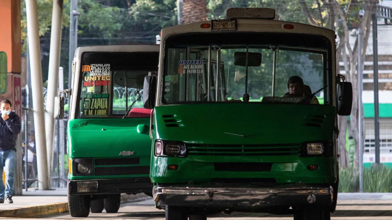 El gobierno de la Ciudad de México se alista para chatarrizar 5 mil 800 microbuses con 10 años de antigüedad o más, los cuales serán reemplazados con unidades de mayor eficiencia ecológica.
