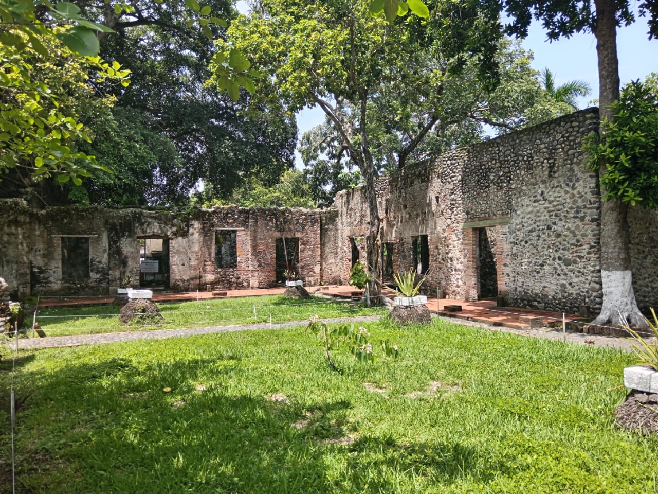 A 28 kilómetros del puerto de Veracruz se localiza La Antigua Veracruz, un lugar lleno de historia que cuenta los inicios de lo que hoy conocemos como nuestro país.
