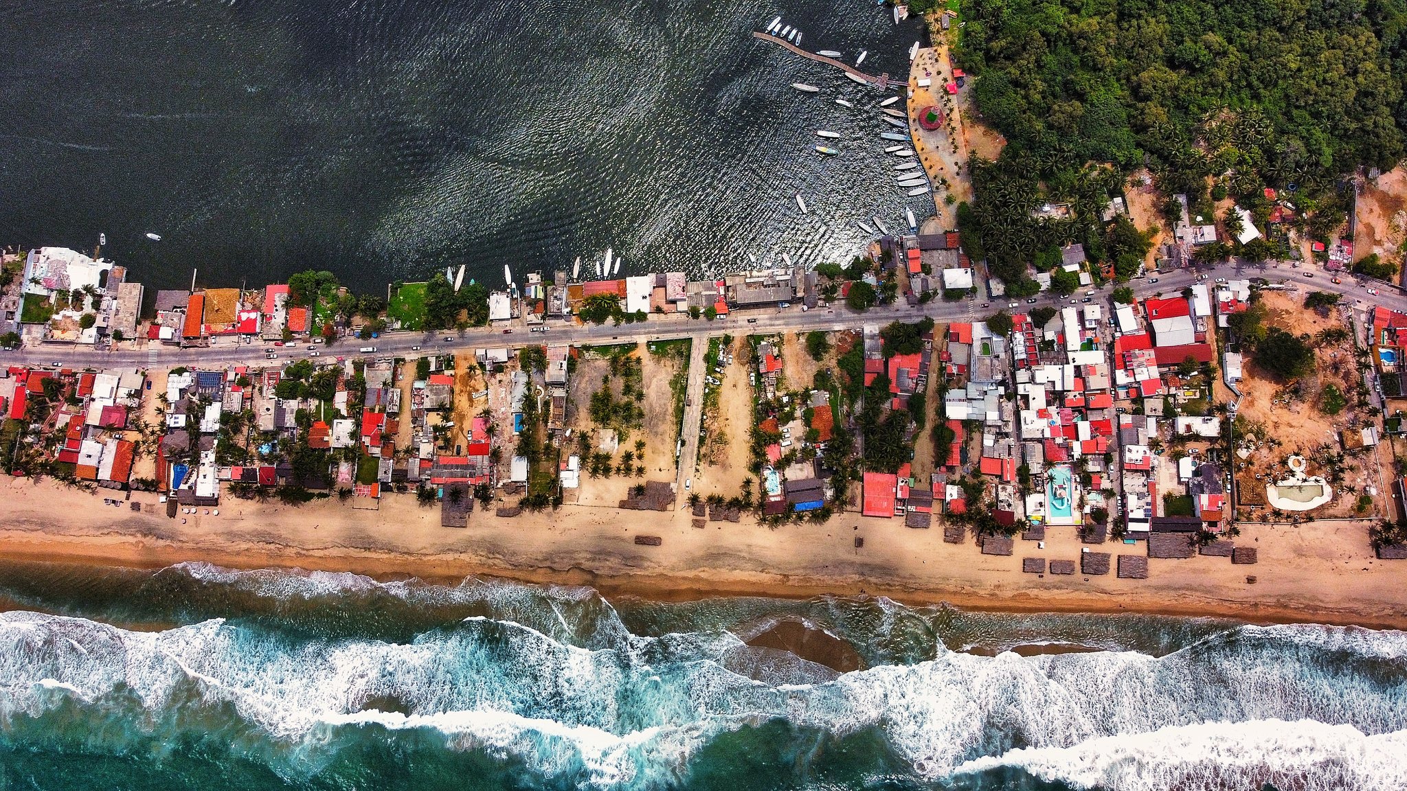 Pie de la Cuesta y Playa Bonfil: Nuevos Barrios Mágicos de Acapulco