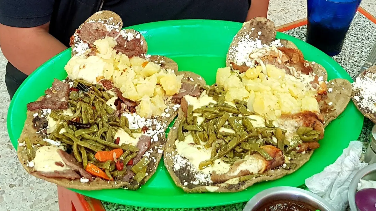 Pisadas de King Kong, los huaraches gigantes de la Río Blanco