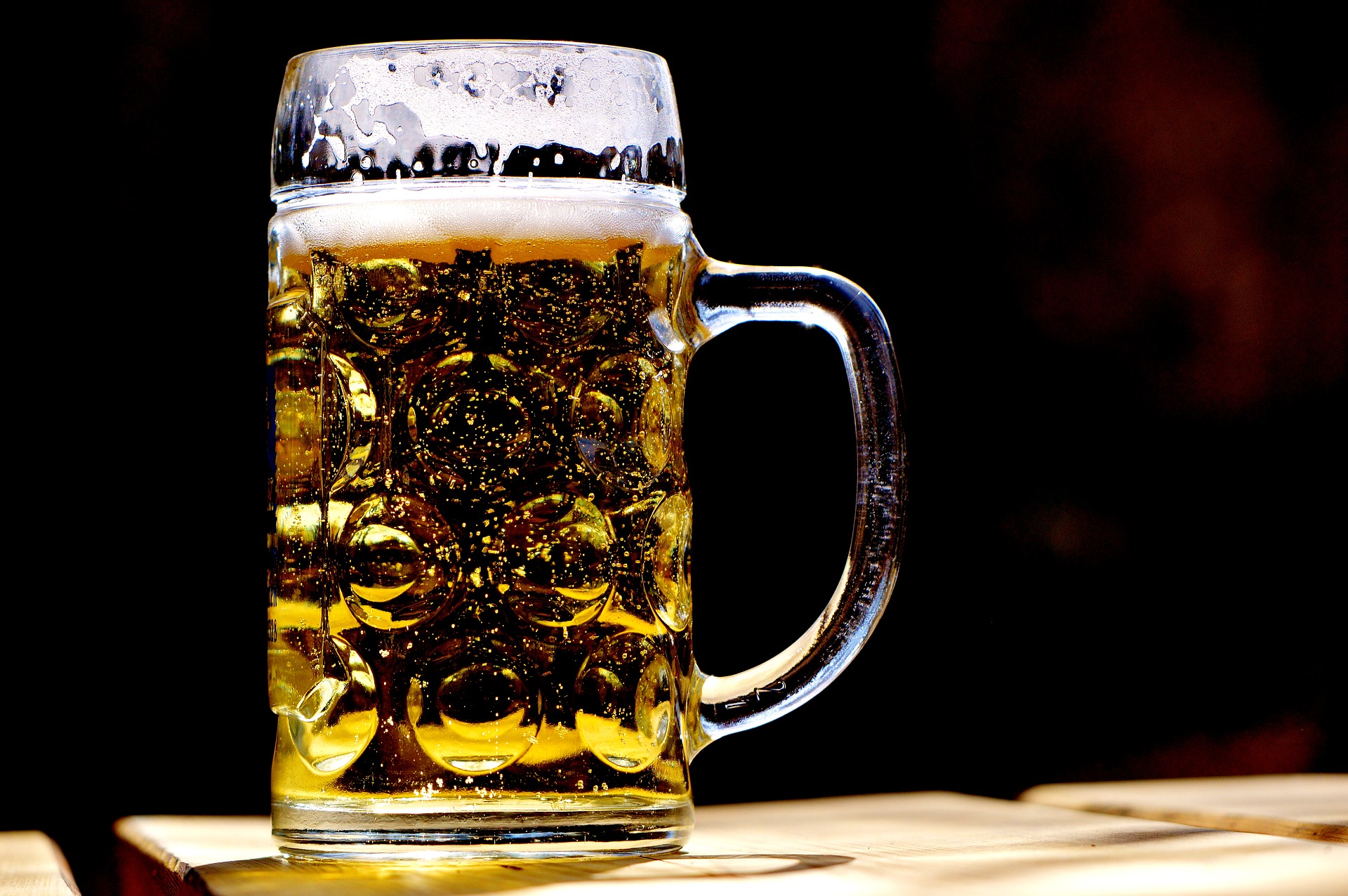 La cerveza mexicana es reconocida en el mundo por su calidad, y por eso en Descubre México te contamos de donde son las principales cervezas que se hacen en nuestro país.