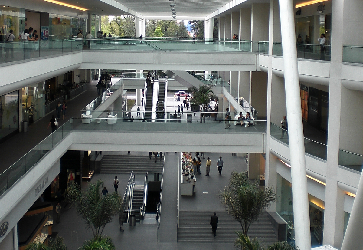 Sabemos que amas ir a de shopping, o simplemente ir a dar la vuelta a las plazas, y es por eso que en Descubre México hoy queremos decirte cuales son las plazas comerciales en la alcaldía Cuauhtémoc.