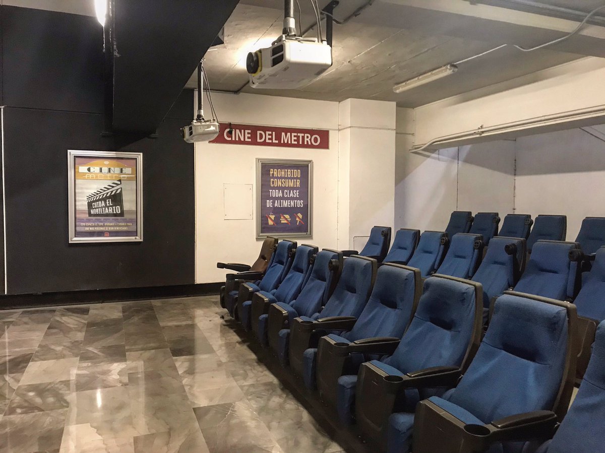 Agárrate, porque Godzilla ha llegado al Metro de la CDMX y en Descubre México te contamos toda la información. Nada malo, pues se trata de proyecciones especiales de sus películas en la sala de la estación Zapata de la Línea 12 y lo mejor es que son totalmente gratis.