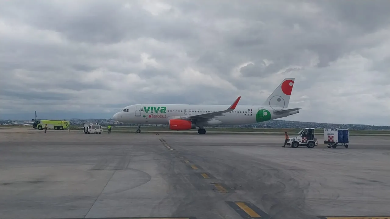 Avión de Viva Aerobús