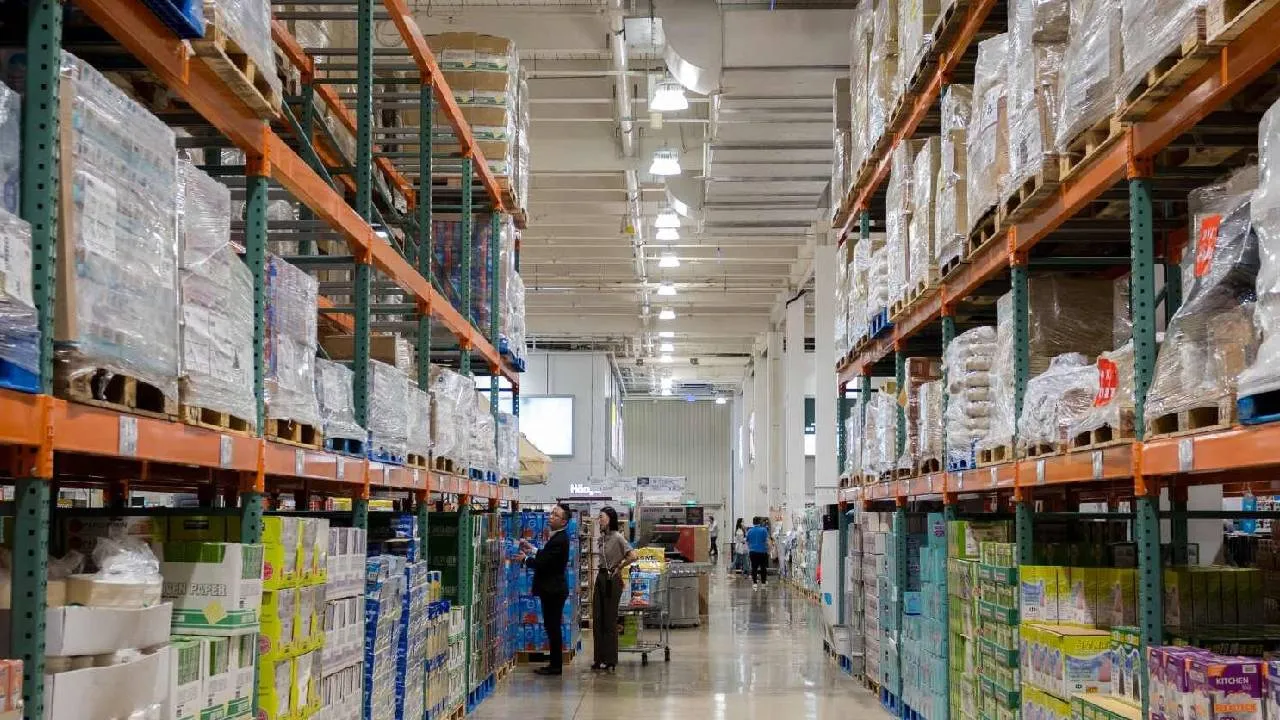 La Ciudad de Nuevo León se prepara para la inauguración del nuevo Costco, tienda comercial de origen norteamericano que tendrá productos nacionales e importados y un estacionamiento con capacidad para más de 100 autos.