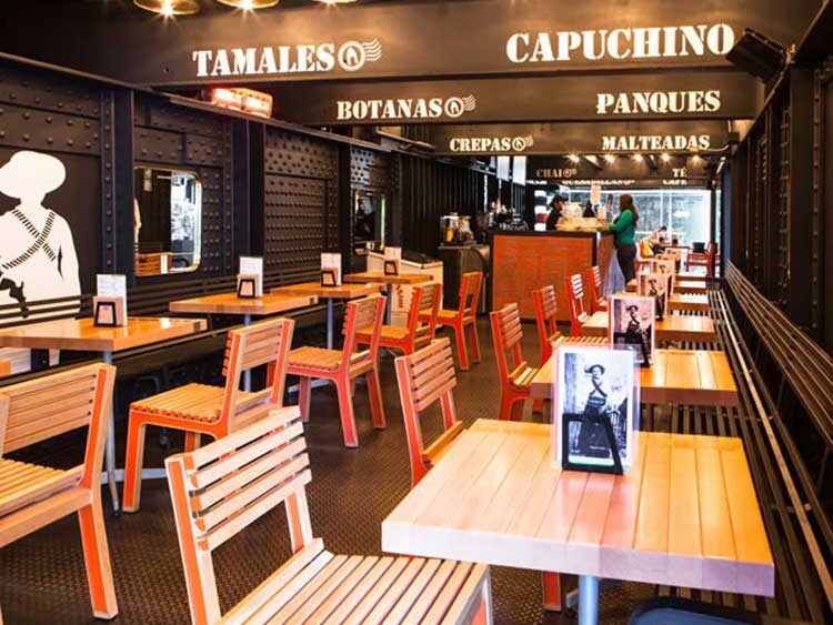 Cafeteria Adelita en el Monumento a la Revolución