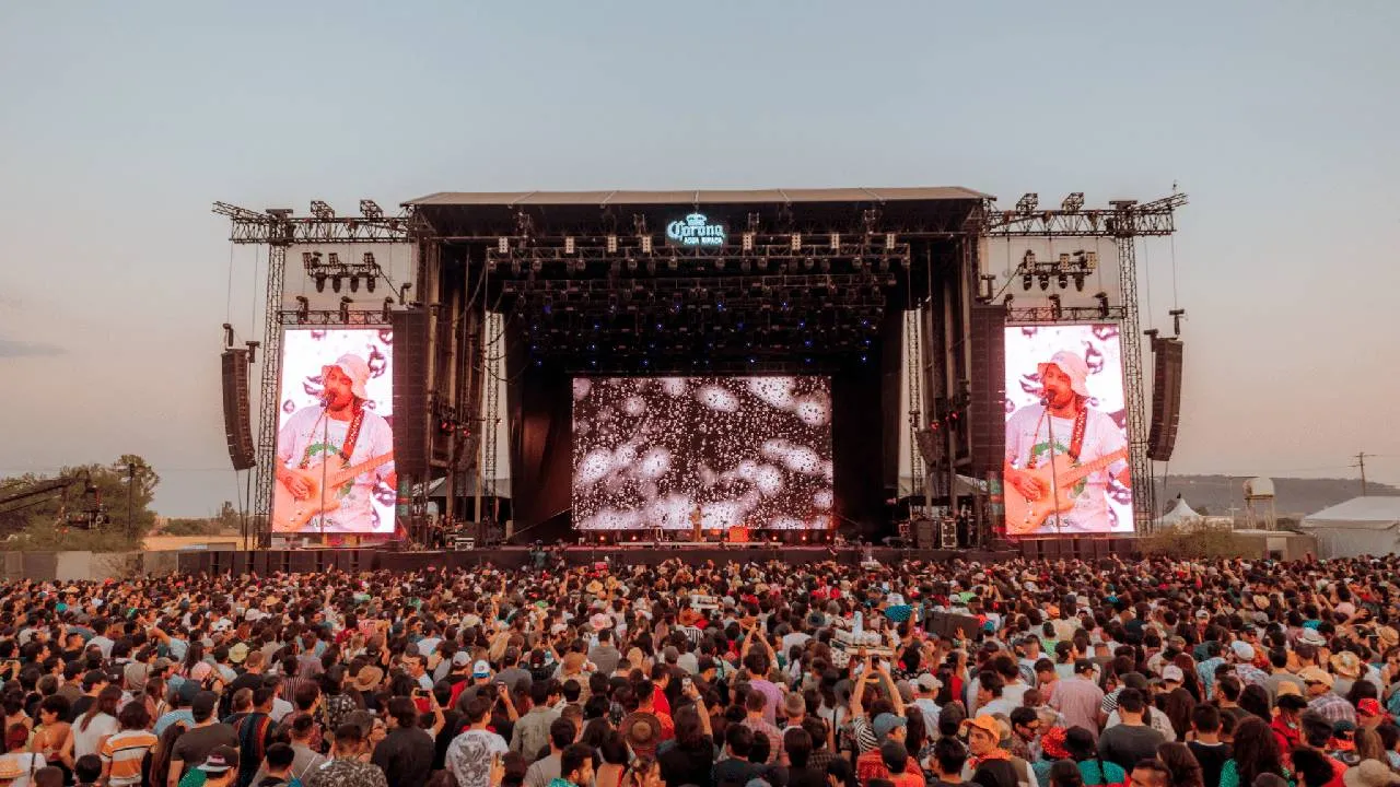 El Corona Capital está a la vuelta de la esquina, y promete una experiencia única para los fanáticos de la música. Te contamos.