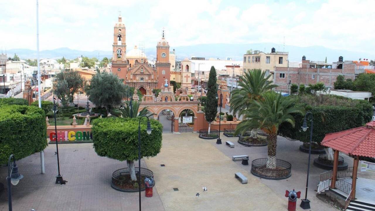A solo 38 kilómetros de la Ciudad de México se encuentra el mercado de Chiconcuac, un lugar que desde hace muchos años es un punto de referencia en el municipio del mismo nombre, en el Estado de México, para comprar ropa y otros artículos tanto al mayoreo como al menudeo.