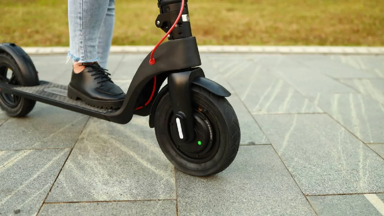 En la Ciudad de México el tráfico es una constante, y afortunadamente las bicicletas y los scooters eléctricos han tomado forma como alternativas de movilidad eficientes y ecológicas para quienes viven en ella.