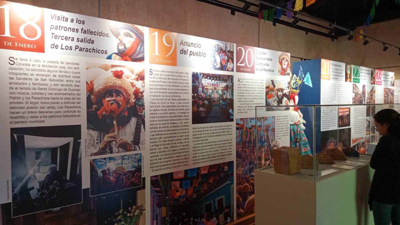 El recién inaugurado Museo del Parachico, en el Centro Cultural Ex Convento de Santo Domingo, es un espacio emblemático que rinde homenaje a las tradiciones y a las personas que preservan la riqueza cultural de la Fiesta Grande de Chiapa de Corzo.