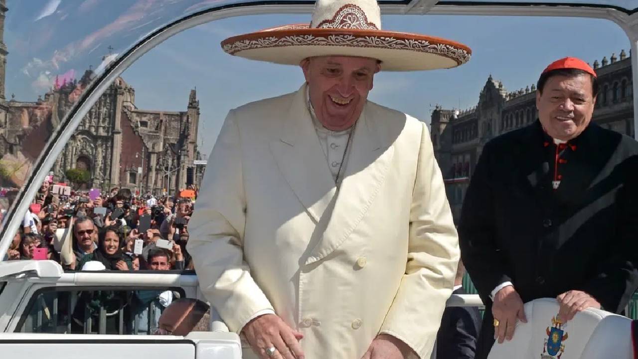 El Papa Francisco es sin duda uno de los Papas más queridos en Latinoamérica debido a sus raíces argentinas.