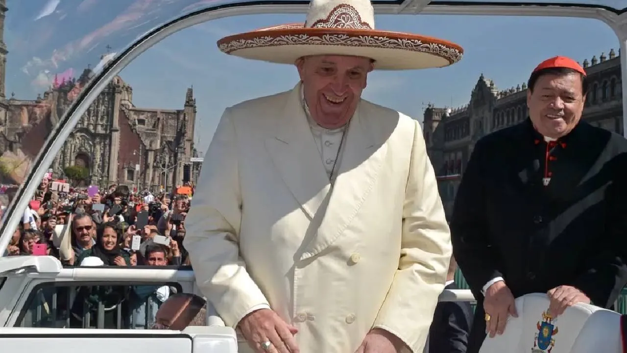 El Papa Francisco es sin duda uno de los Papas más queridos en Latinoamérica debido a sus raíces argentinas.