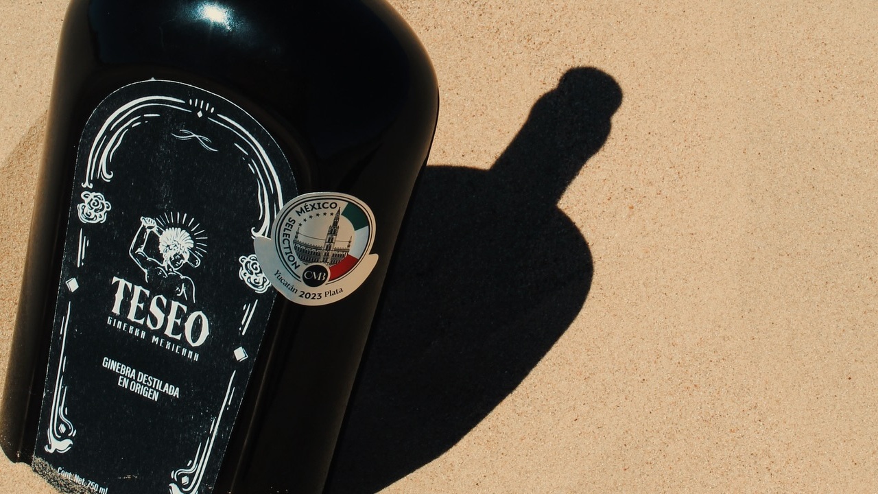 Botella de ginebra