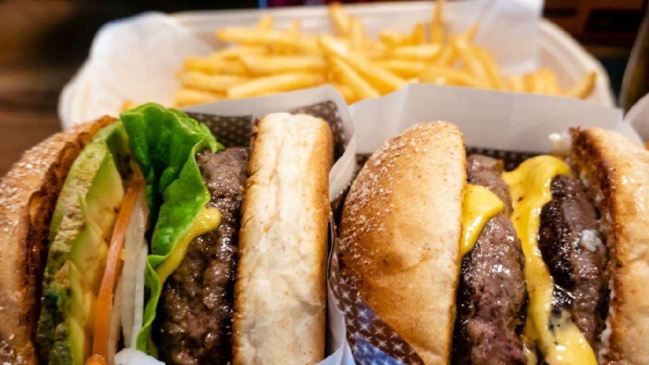 San Valentín además de ser el Día del Amor y la Amistad es también la oportunidad perfecta para que los restaurantes traten de hacer llegar más clientes a sus mesas con promociones irresistibles a las que no te vas a poder negar.