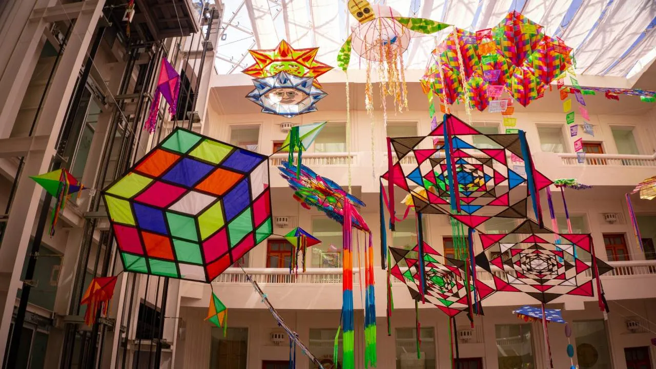 El Museo de Arte Popular (MAP), de la Ciudad de México invita a artesanos y artistas nacionales y extranjeros a participar en la 18ª edición del Concurso de Papalotes, donde las piezas ganadoras serán exhibidas en el recinto, además de recibir un estímulo económico.
