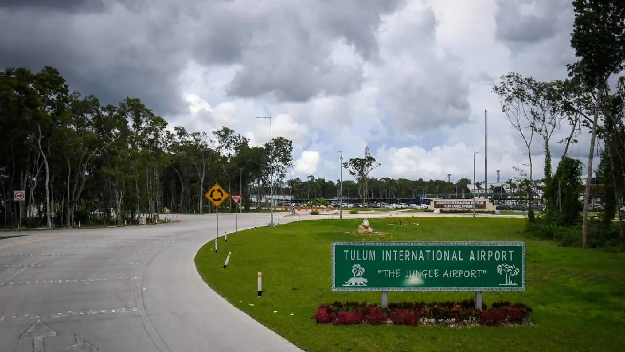 La reactivación de la tarifa de ingreso en el Aeropuerto de Tulum ha generado preocupación entre operadores. Te contamos de qué va.