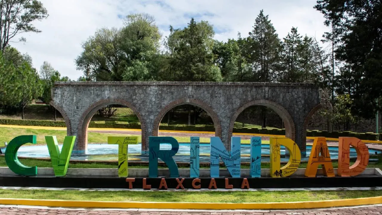 El Balneario La Trinidad de estilo ingles y ambiente familiar perteneciente al Instituto Mexicano del Seguro Social (IMSS) se localiza en la comunidad de Santa Cruz, Tlaxcala.