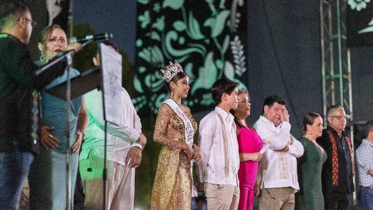 Con un espectáculo sin precedentes, la Feria Nacional de la Huasteca Potosina fue presentada por el gobernador del estado, Ricardo Cardona, y en Descubre México te damos la información.