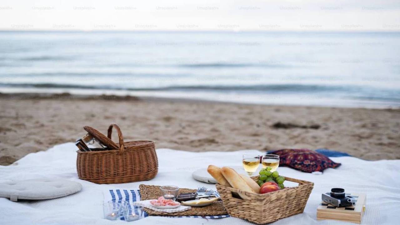 Ideas para tener un 'picnic en la playa' que no te puedes perder