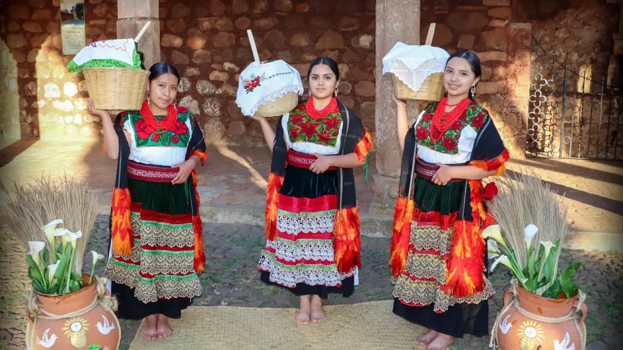 Ven a la Feria del Atole por un tamal de guayaba y muchos sabores más