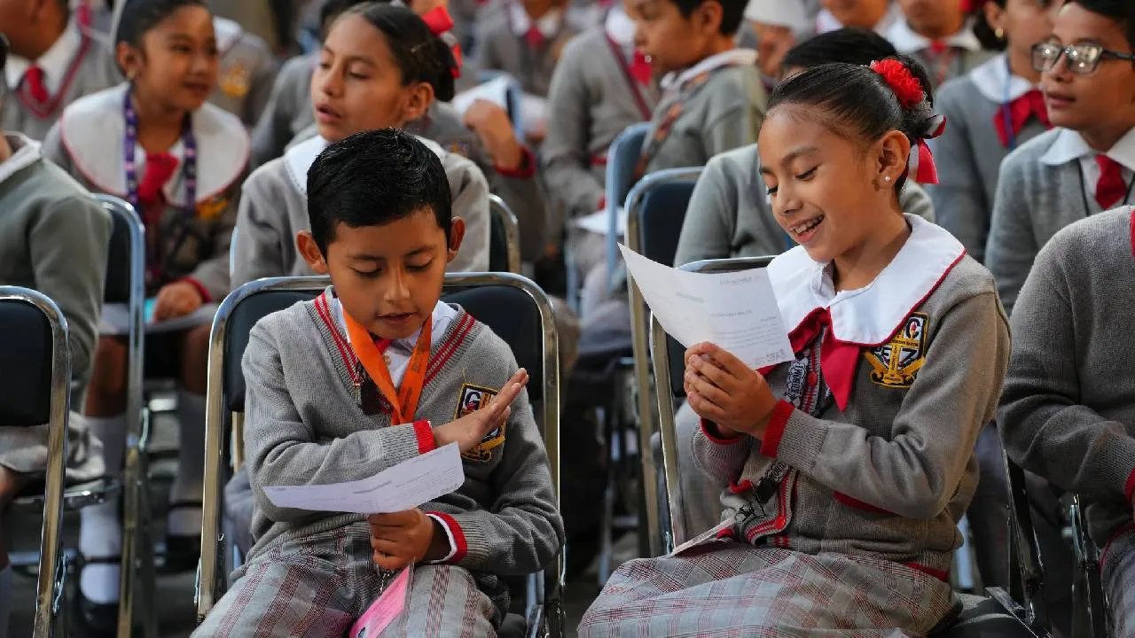 Pese a que la mayoría de alumnos del nivel básico volvieron a la escuela el lunes 28 de abril, la Secretaría de Educación Pública (SEP) confirmó que algunos estudiantes disfrutan de una semana más de vacaciones, te decimos quiénes son.