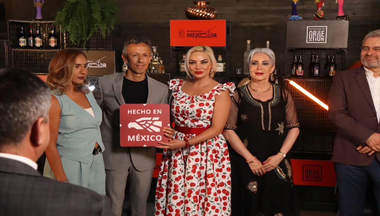 Recibe la app AXEN LIFE el distintivo “Hecho en México” de manos del gobernador de Michoacán y la Secretaria de Economía