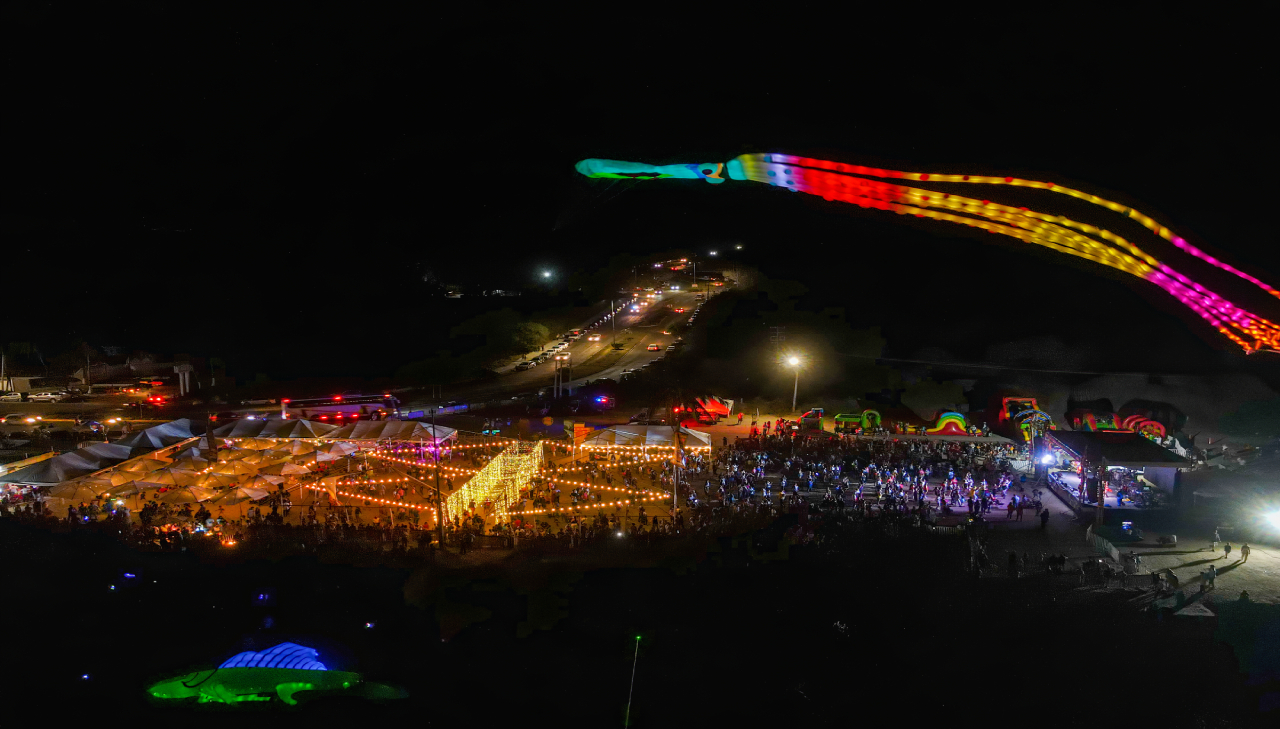 Una ballena en el aire, un pulpo de 40 metros y mucho más. Así se vivirá el Festival Costero del Papalote en Manzanillo