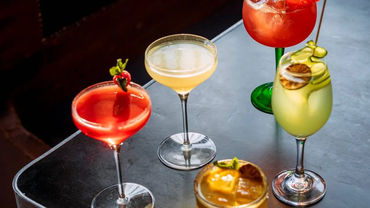 Las mejores bebidas en el Salón Tenampa: tradición y sabor mexicano