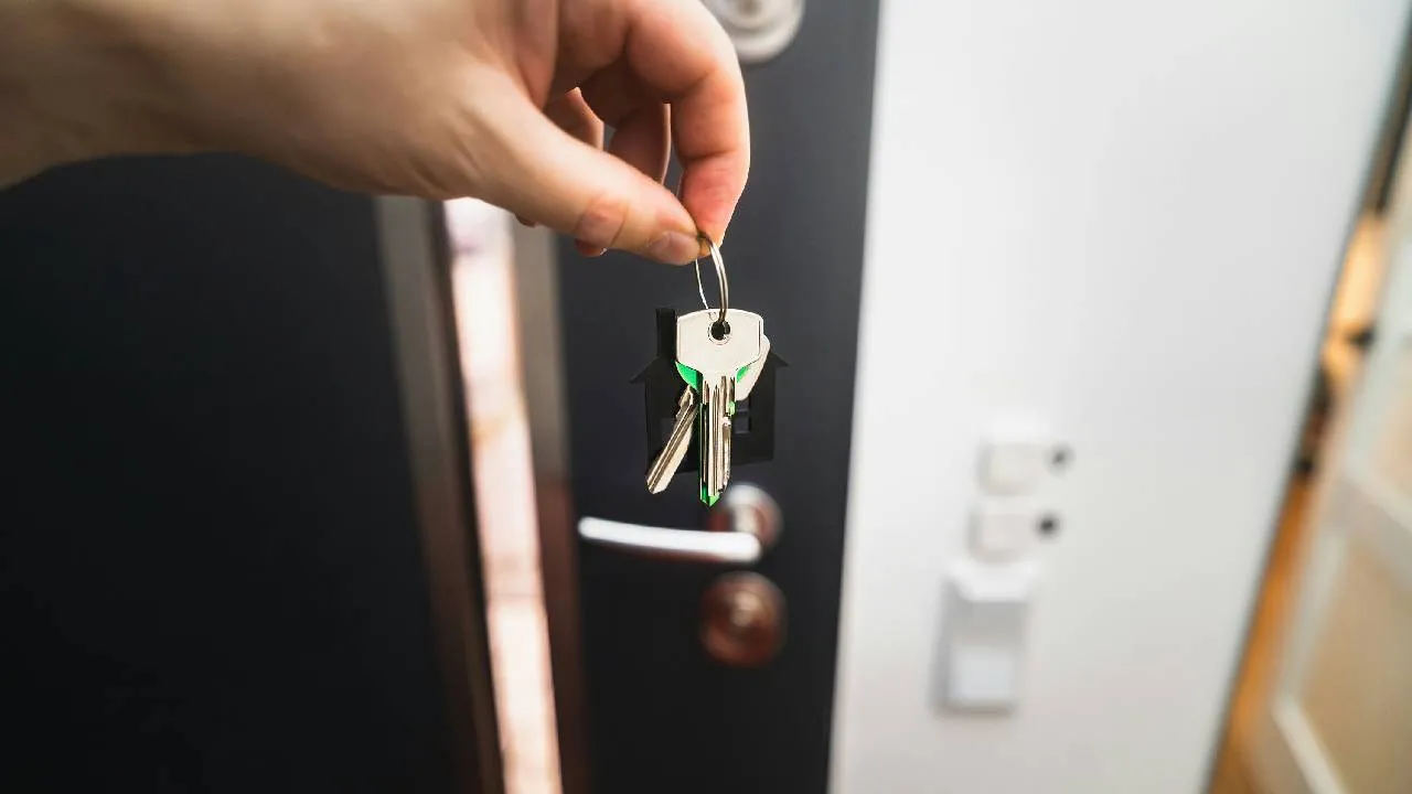 El Gobierno del Estado de México, por medio del Instituto Mexiquense de la Vivienda Social (IMEVIS), abrió la convocatoria del programa Mi Primer Hogar 2025, dirigido a jóvenes de entre 18 y 29 años que cuenten con un terreno propio y deseen construir su primera vivienda.