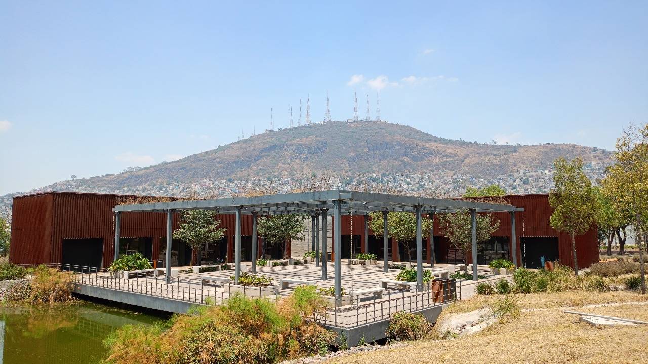 Ubicado en el corazón de Tlalnepantla Oriente, el Parque de la Ciencia se consolida como uno de los espacios verdes más emblemáticos de la región.
