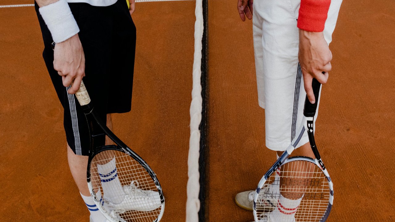 Si estás buscando comenzar nuevas actividades o probar un deporte diferente, el tenis puede ser una excelente opción para ti.