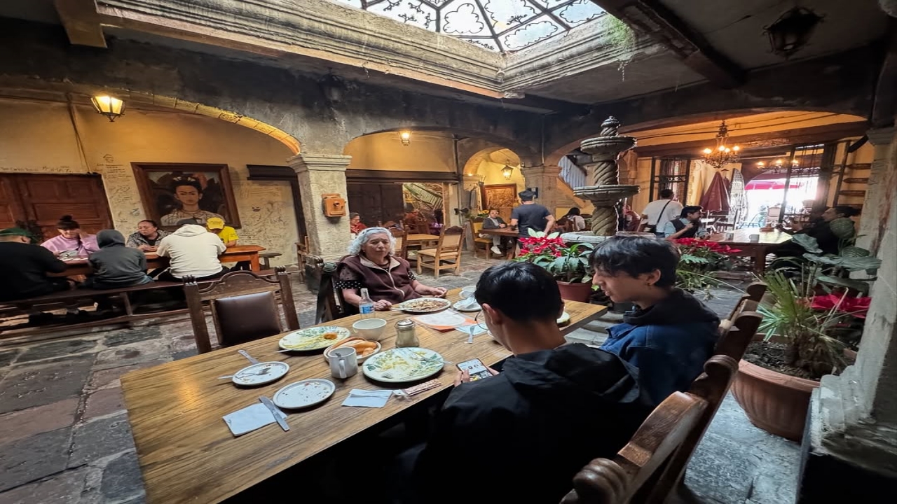 Café ]Bagdad
