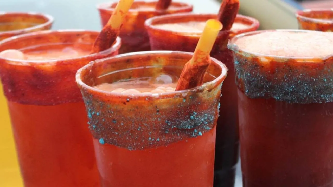 Si te gustan las micheladas y los azulitos, entonces el Festival Nacional de Azulitos y Miches en Cholula es para ti.